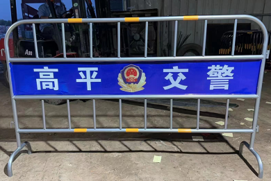 上海定制鐵馬護欄