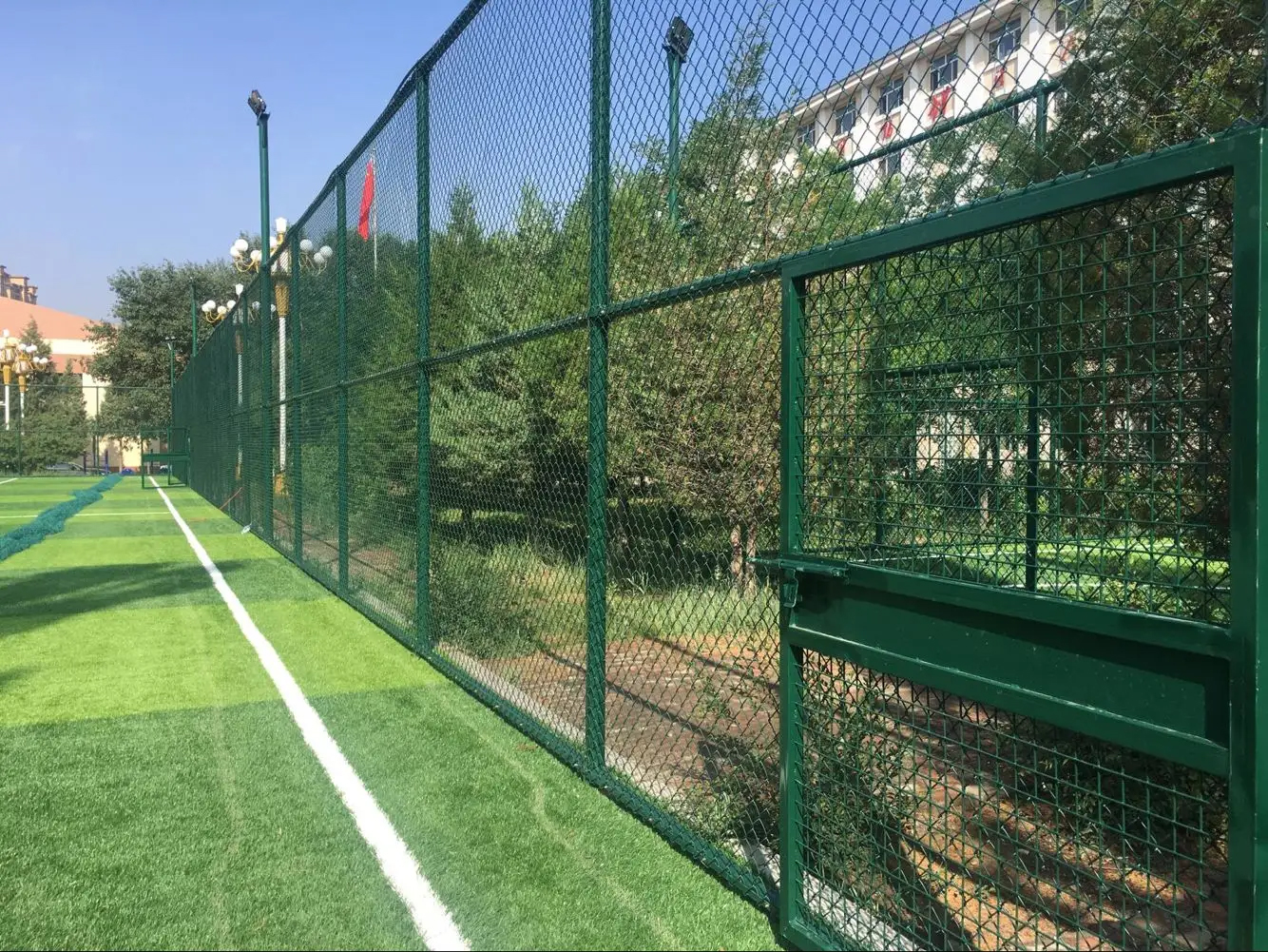 足球場護欄網球場圍網安裝案例